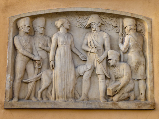 Rozalia i żołnierze napoleońscy - płaskorzeźba na Ratuszu